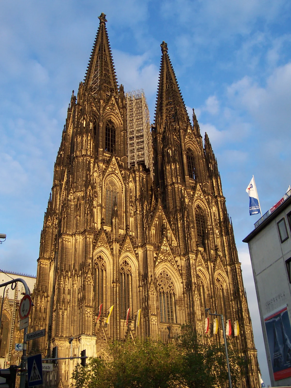 Kölner Dom in der Abenddämmerung