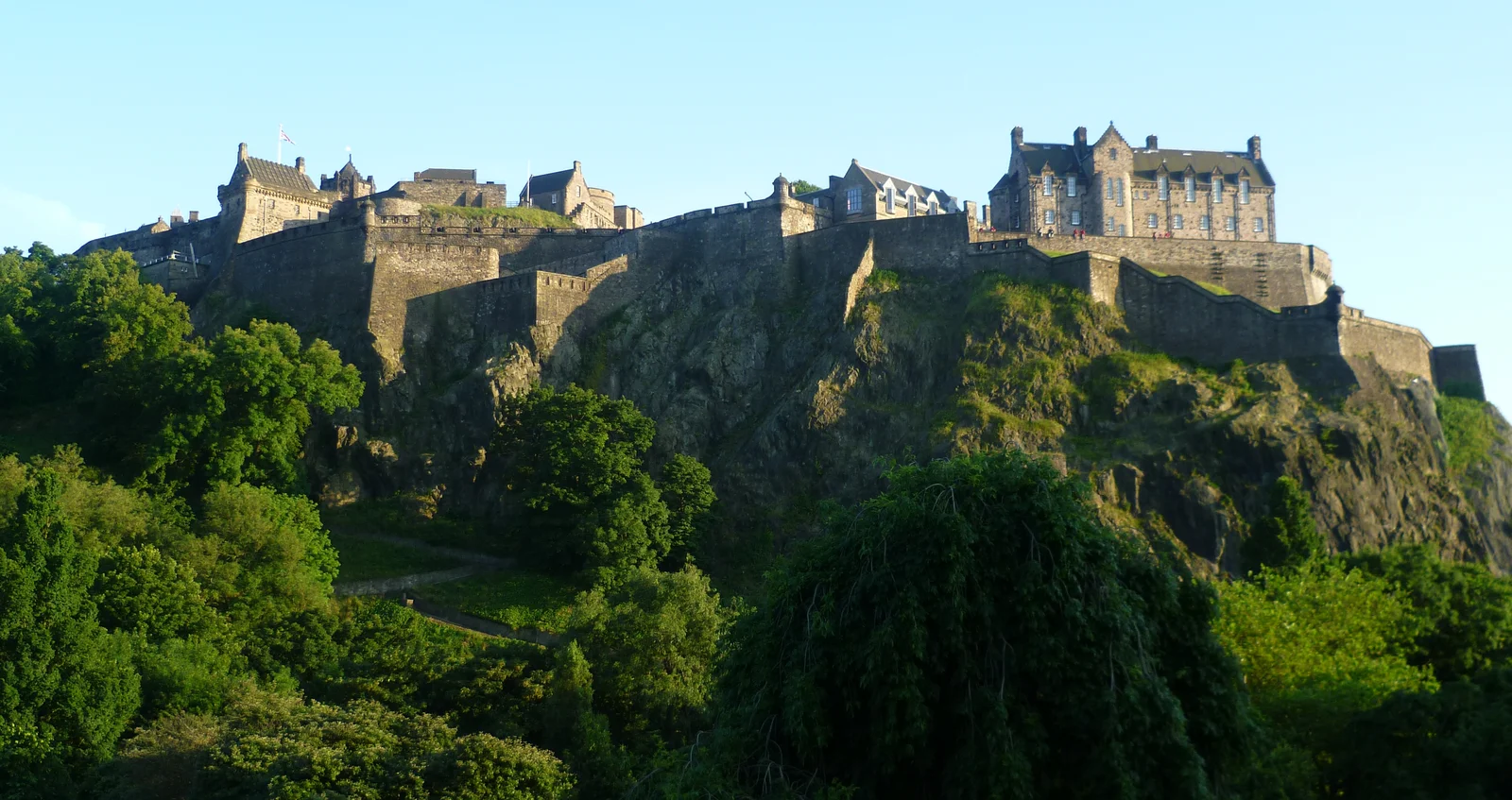 Edinburgh Castle über der Altstadt