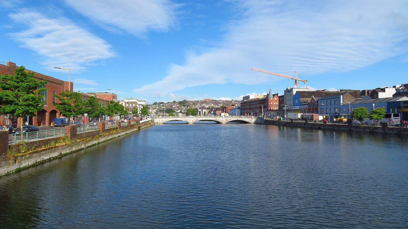 River Lee in Cork mit St Patrick's Bridge
