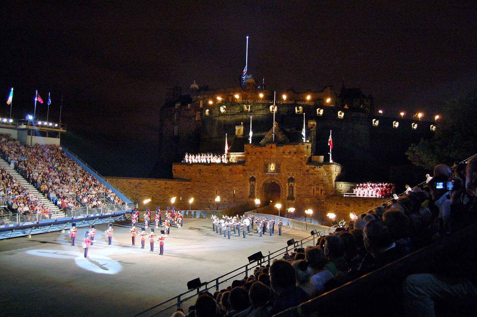 Edinburgh Military Tattoo auf der Esplanade von Edinburgh Castle