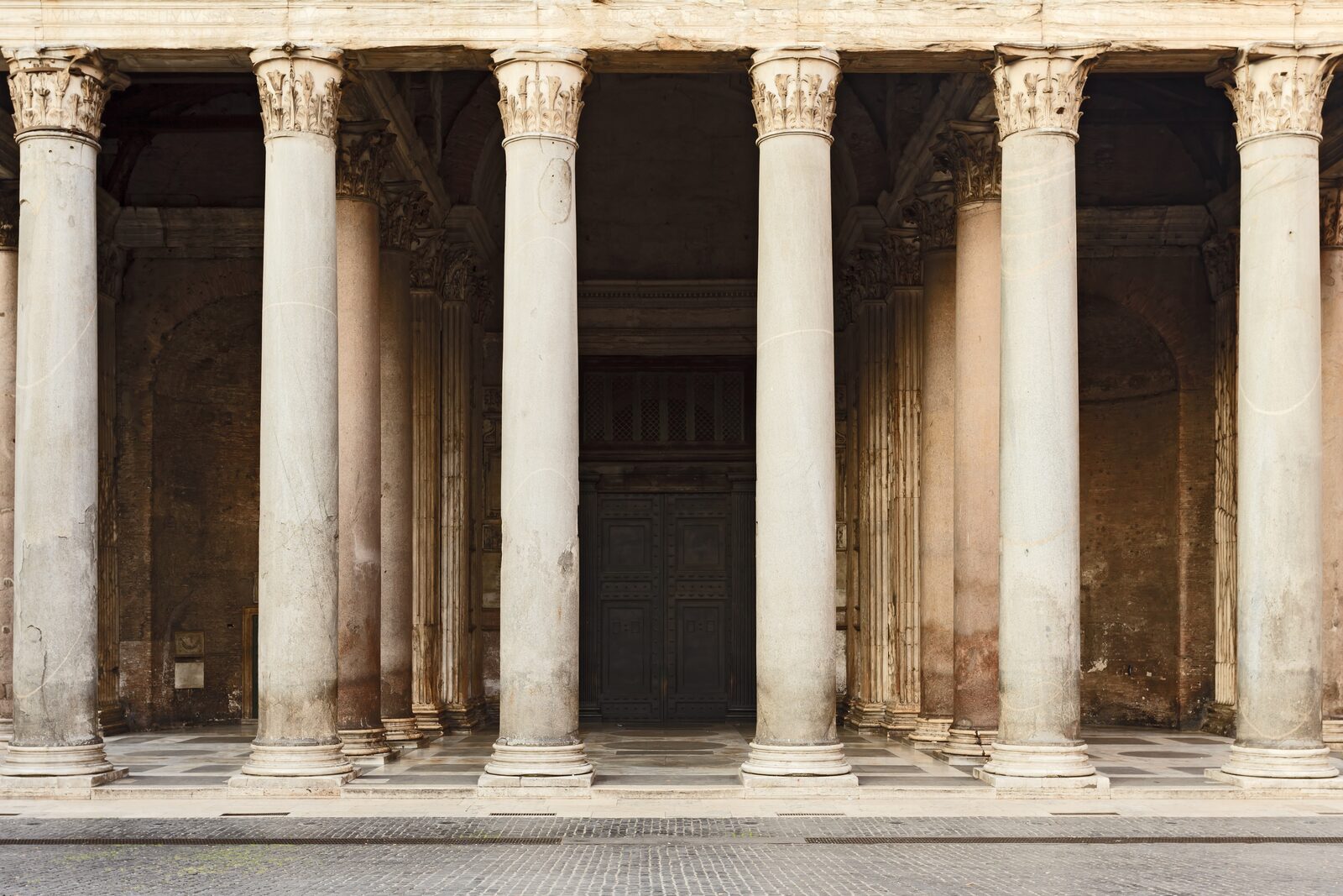 Pantheon in Rom – Portikus mit korinthischen Säulen